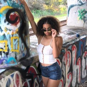 Meet your Posher, Regina